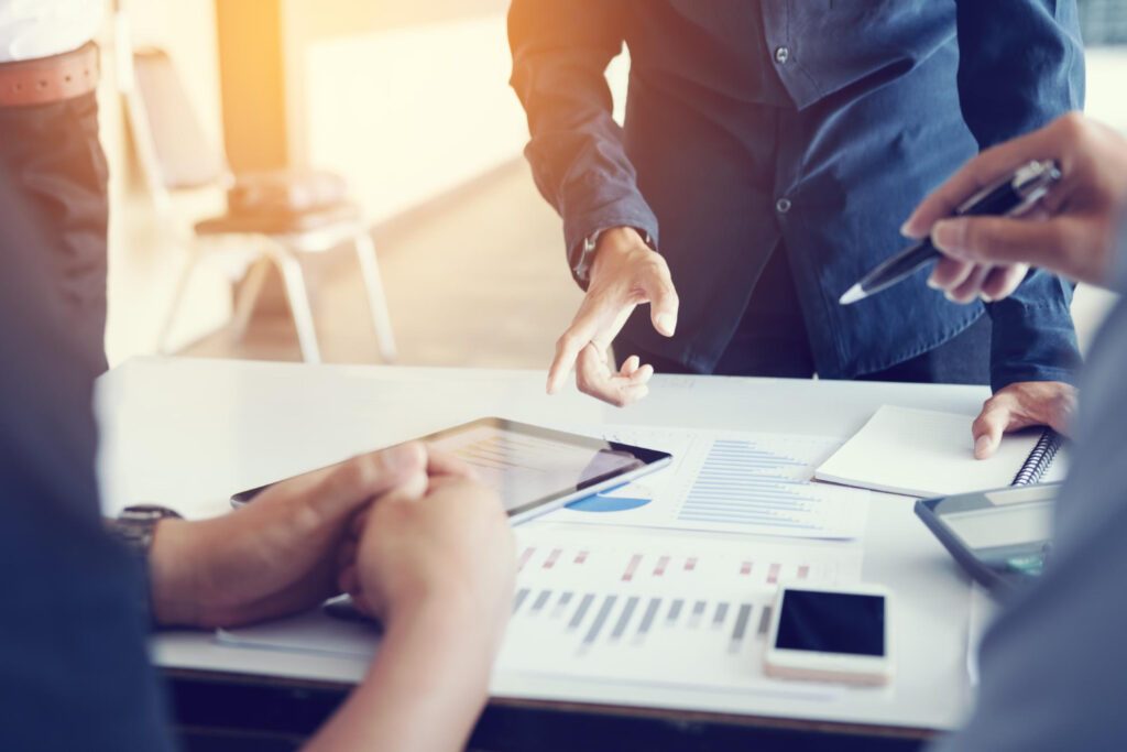 Heinsohn Ecuador - Consultoría tecnológica en Ecuador: ¿Cómo mejorar la eficiencia de tu empresa?