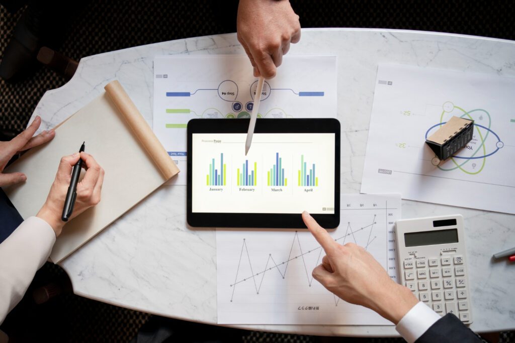 Heinsohn Ecuador - Los beneficios de la automatización en los procesos empresariales: ¡Aumenta la eficiencia y reduce costos!