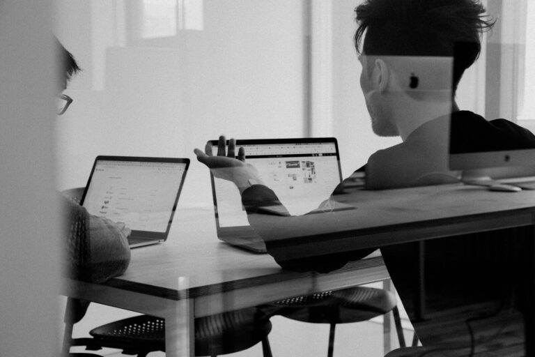 Transformación Digital en Ecuador: De la Supervivencia Operativa a la Ventaja Competitiva B2B